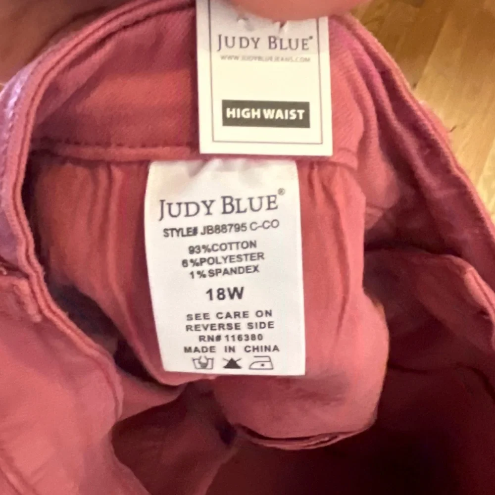 Judy Blue High Rise Dusty Pink Crochet Patch Wide Leg Jeans NWT CC - Picture 12 of 12